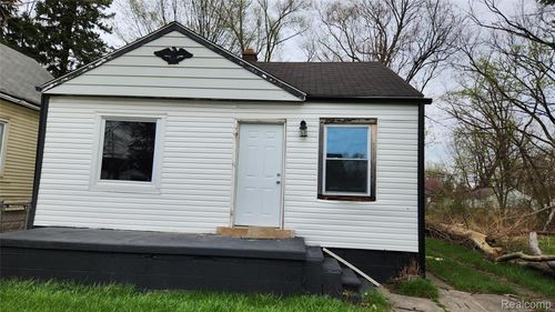 11741 Whithorn St, Detroit, MI, 48205-3744 | Card Image