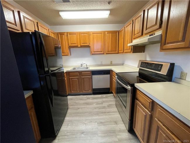 APT-51 - 16 Vernon Ave, Condo with 1 bedrooms, 1 bathrooms and 1 parking in Vernon CT | Image 6