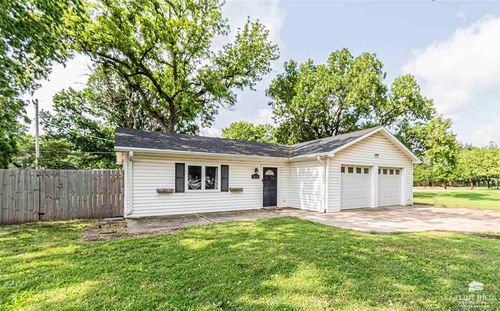 215 W 6th St, Solomon, KS, 67480-8241 | Card Image