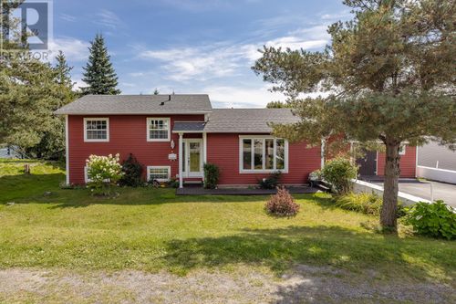 8 Ingrid Ave, Corner Brook, NL, A2H6P2 | Card Image