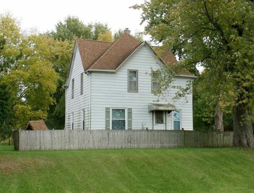 143 S Elk Run Rd, Waterloo, IA, 50703-9313 | Card Image