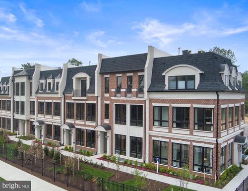 7049 Chain Bridge Road, MCLEAN, VA, 22101 | Card Image