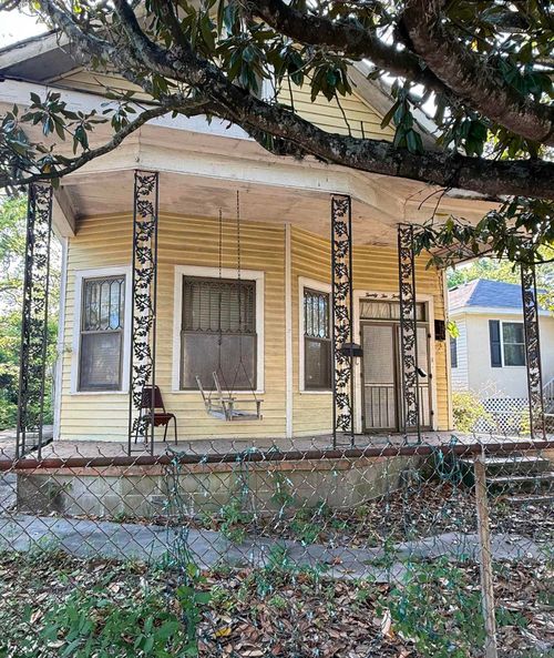 2245 Thomas H Delpit Dr, Baton Rouge, LA, 70802-6768 | Card Image