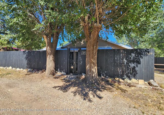 109 E 3 Rd St, House other with 3 bedrooms, 2 bathrooms and null parking in Capitan NM | Image 59