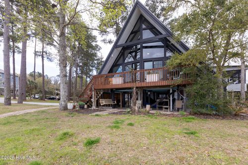 211 Fannie Creek Ln, Sneads Ferry, NC, 28460-6551 | Card Image