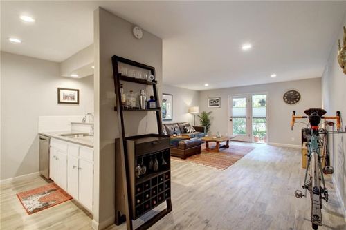 apt-104-6501 E Hill Dr, Austin, TX, 78731-4301 | Card Image