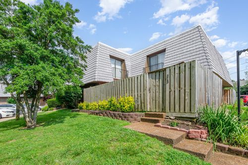 213 Cedarwood Ln, Madison, TN, 37115-2756 | Card Image
