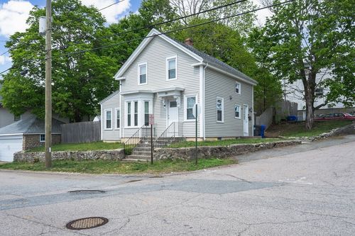 18 Metcalf Ave, North Providence, RI, 02911-3101 | Card Image