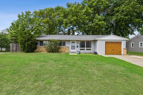 1124 12th St, De Witt, IA, 52742-1031 | Card Image
