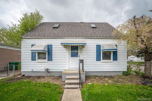 22173 Normandy Ave, Eastpointe, MI, 48021-2586 | Card Image