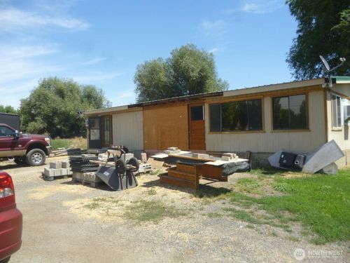 155 N Gap Rd, Prosser, WA, 99350-8804 | Card Image