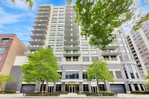 604-421 W Huron St, Chicago, IL, 60654-5996 | Card Image