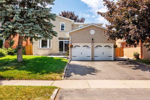 550 Dahlia Cres, Pickering, ON, L1W3G5 | Card Image