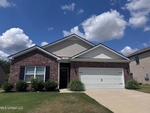 149 Twin Lakes Dr, Byhalia, MS, 38611-1081 | Card Image