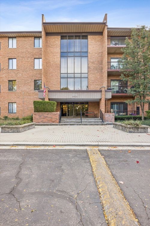 apt-105-801 79th St, Darien, IL, 60561-5165 | Card Image