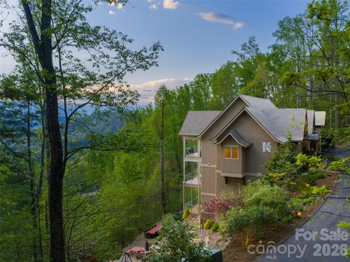 32 Timber Wolf Ct, Asheville, NC, 28804-6401 | Card Image