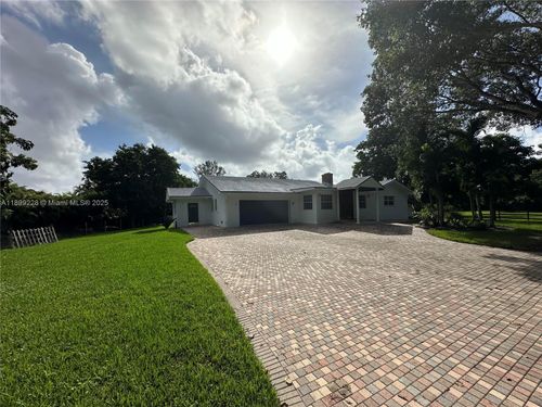 6300 Sw 181st Ln, Southwest Ranches, FL, 33331-1632 | Card Image