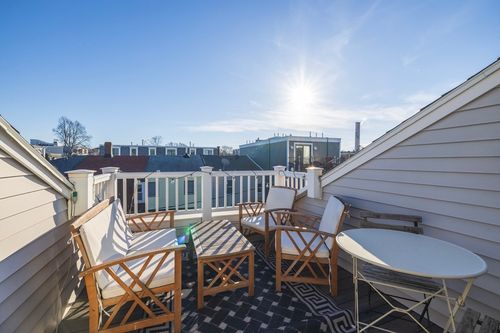 2-3 Kemble Pl, Boston, MA, 02127-2328 | Card Image