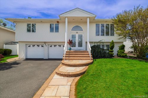 3284 Shore Rd, Oceanside, NY, 11572-2821 | Card Image