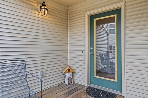 93 Juniper Dr, South Burlington, VT, 05403-5728 | Card Image