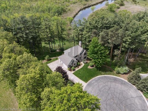 3410 Peregrine Way, Howell, MI, 48843-2931 | Card Image