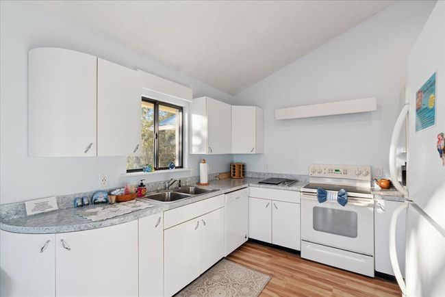 12631 Hodgson Ave, House other with 2 bedrooms, 2 bathrooms and 2 parking in CEDAR KEY FL | Image 12