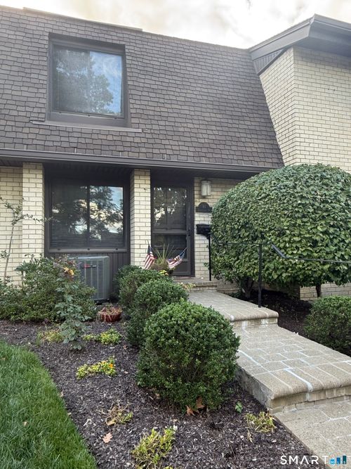 09-83 Courtland Ave, Stamford, CT, 06902-3461 | Card Image