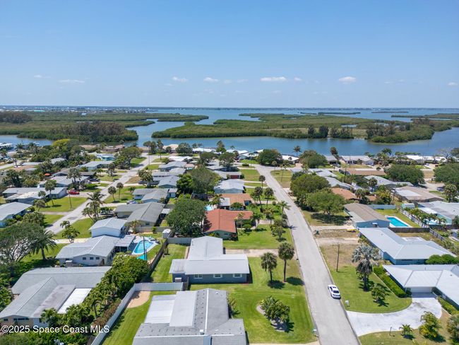 346 Cyprus Dr, House other with 3 bedrooms, 2 bathrooms and null parking in Cocoa Beach FL | Image 46