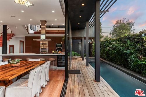 637 Olive Ave, Venice, CA, 90291-4722 | Card Image