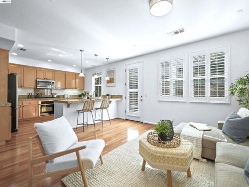 215 Olive Hill Dr, San Jose, CA, 95125-6627 | Card Image