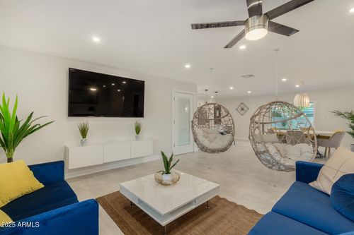 8225 E Crestwood Way, Scottsdale, AZ, 85250-7311 | Card Image