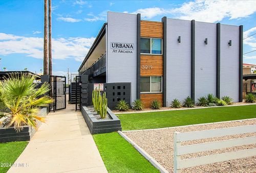 7-3219 E Earll Dr, Phoenix, AZ, 85018-6874 | Card Image