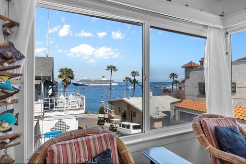 117 Maiden Ln, Avalon, CA, 90704-2856 | Card Image