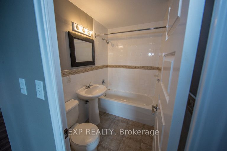 Residential Lease in Sudbury Remote Area 5