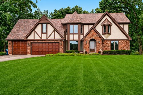 40W815 S Bridle Creek Dr, St. Charles, IL, 60175-7661 | Card Image