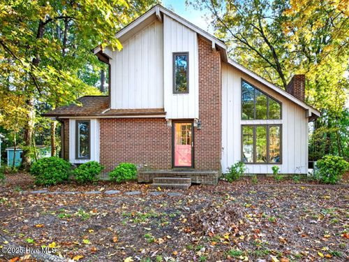 100 Pineview Dr, Oriental, NC, 28571-9641 | Card Image