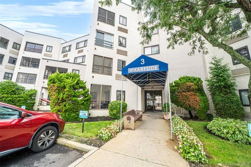 333-725 Miller Ave, Freeport, NY, 11520-6354 | Card Image
