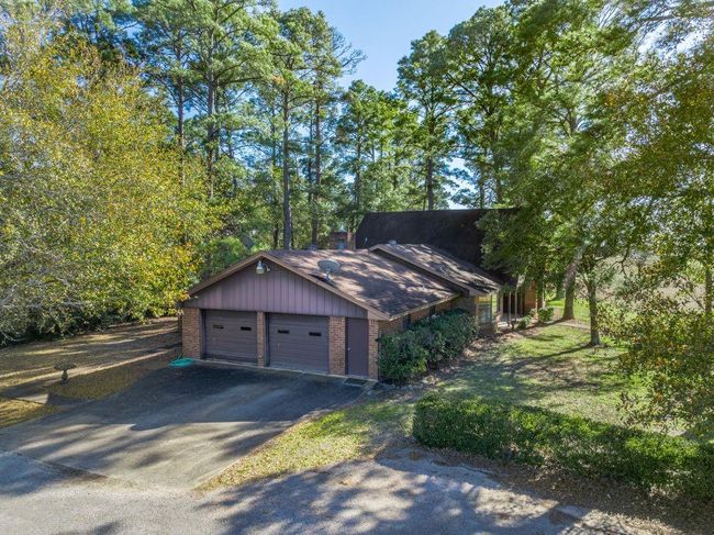 414 Giese Lane, Home with 4 bedrooms, 3 bathrooms and 2 parking in Warda TX | Image 4