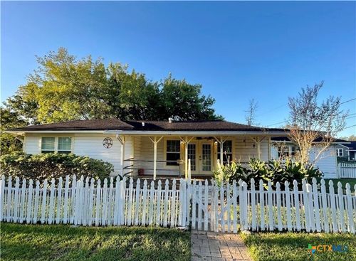 2001 E Forrest St, Victoria, TX, 77901-8544 | Card Image