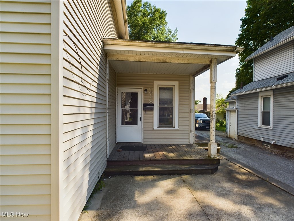 Sterling Ct, Akron, OH 44304