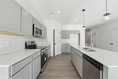 20518 Newcastle St, Spring Hill, KS, 66083 | Card Image