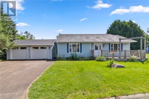 8 Coronation Crt, Oromocto, NB, E2V2M9 | Card Image