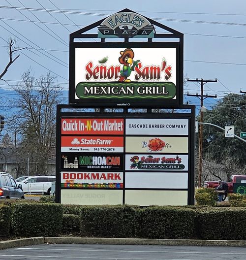 539 Stevens St, Medford, OR, 97504-6718 | Card Image