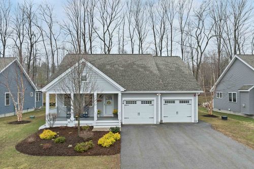 34 Three Ponds Dr, Brentwood, NH, 03833-6659 | Card Image