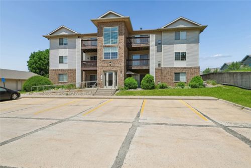 3010 Wilson Ave Sw #2, Cedar Rapids, IA, 52404 | Card Image