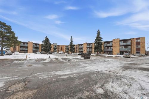 400-423 Tait Crt, Saskatoon, SK, S7H5L3 | Card Image