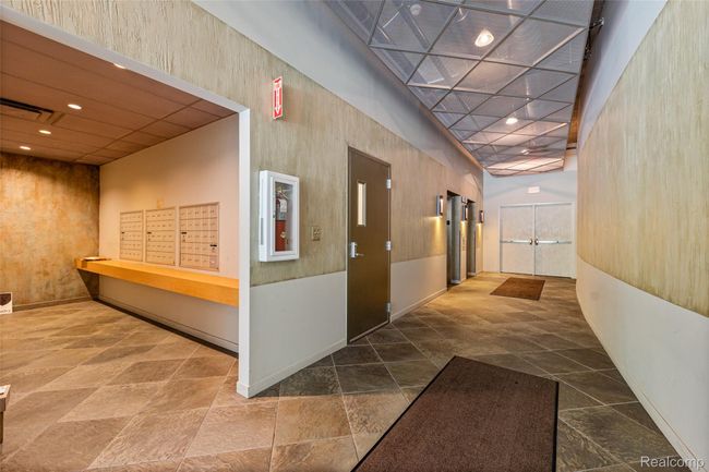 Building elevator | Image 32