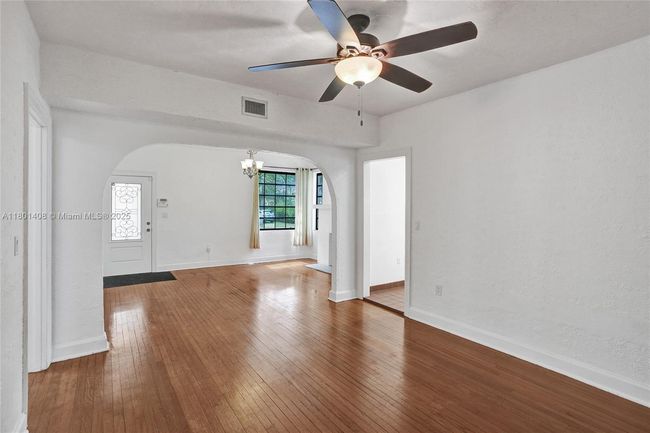 817 Lorca St, House other with 3 bedrooms, 1 bathrooms and null parking in Coral Gables FL | Image 11