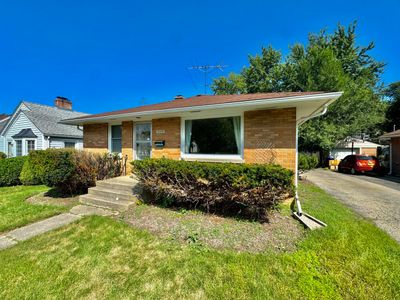 909 Leith Avenue, House other with 2 bedrooms, 2 bathrooms and 1 parking in Waukegan IL | Image 2