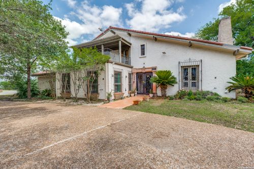 201 Chattington Ct, Castle Hills, TX, 78213-2611 | Card Image